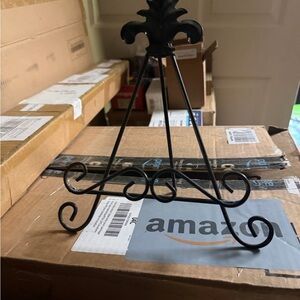 Black Metal Decorative Stand